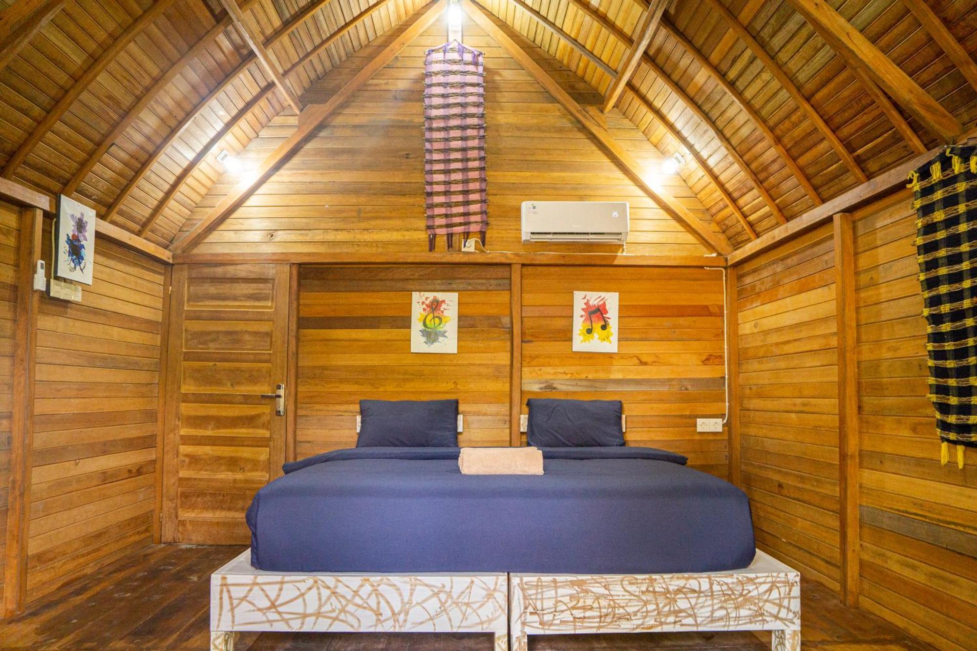Aranka Tempasan Villa Sangyang Exteriör bild