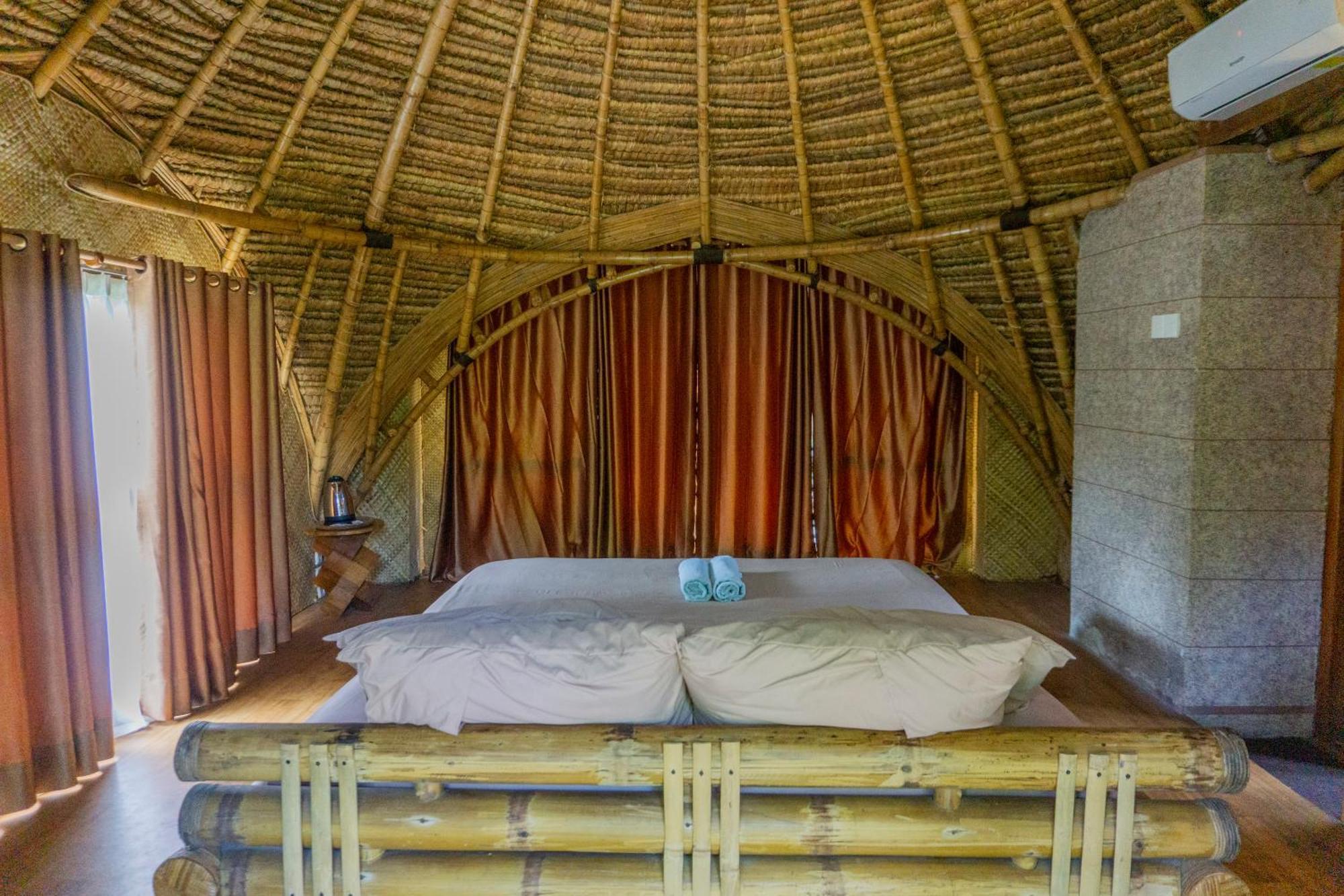 Aranka Tempasan Villa Sangyang Exteriör bild