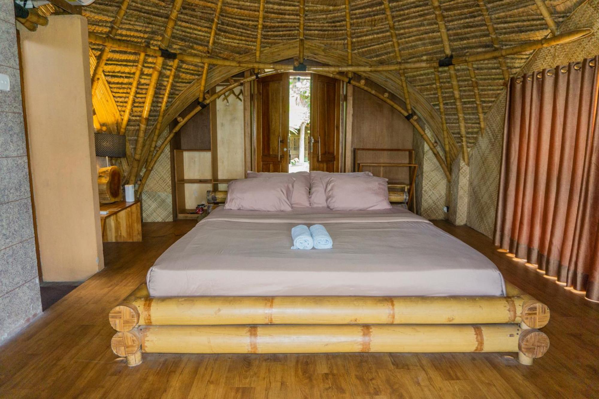 Aranka Tempasan Villa Sangyang Exteriör bild