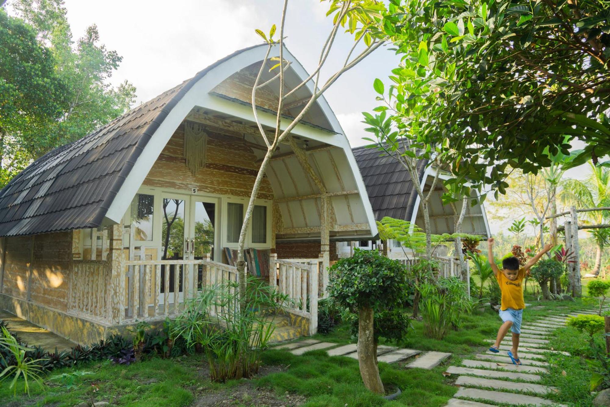 Aranka Tempasan Villa Sangyang Exteriör bild