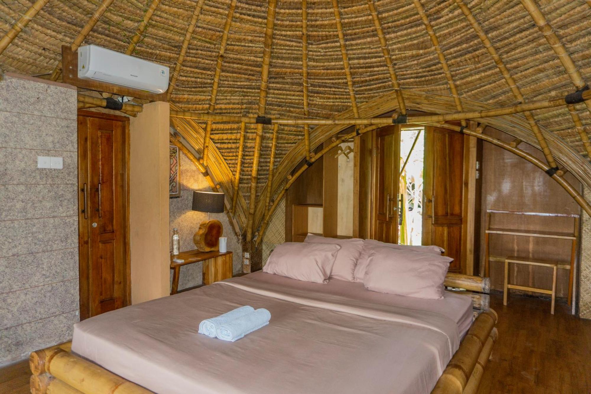 Aranka Tempasan Villa Sangyang Exteriör bild