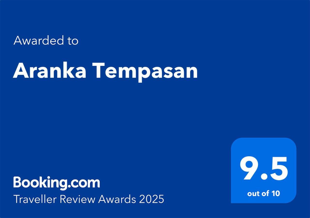 Aranka Tempasan Villa Sangyang Exteriör bild